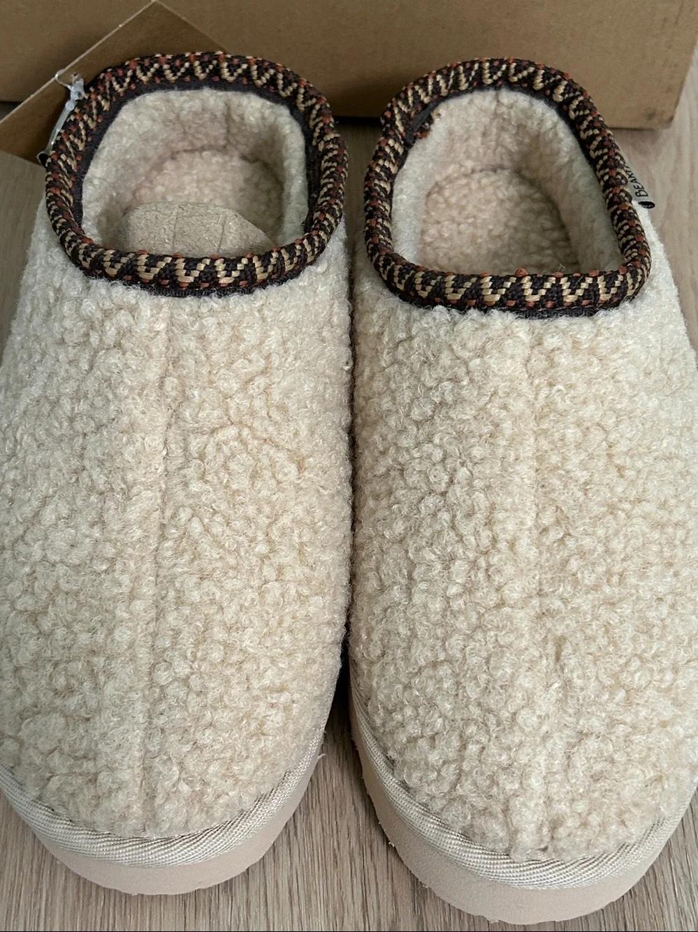 BearPaw Kids Sherpa Slip-On Clog Size 1 Bearpaw Kids Snuggle Martis Cream- New